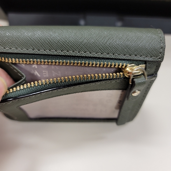 Small Kate Spade Wallet - Picture 5 of 6